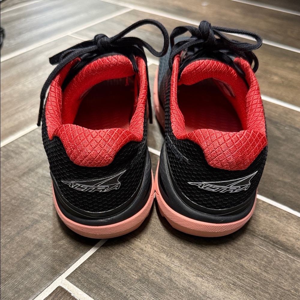 Altra Women's Black and Coral Running Shoes - Picture 4 of 6